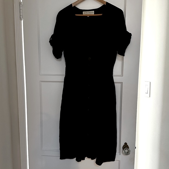 All That Remains is Love Audrey Dress in Noir - Picture 12 of 17